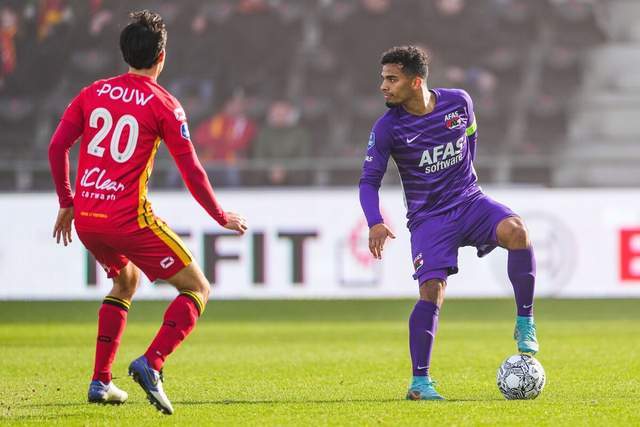 布克31分太阳克爵士回第一 开拓者擒狼止3连败