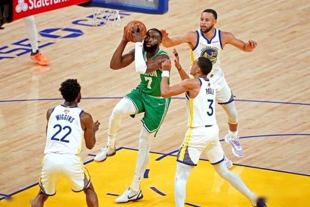 杨鸣：赢下一个没有周琦的广东队参考价值不大