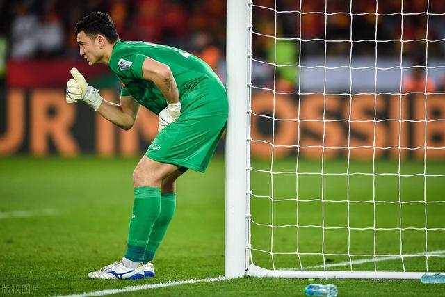 爱德华兹逆天隔扣狼队克爵士 国王加时擒灰熊