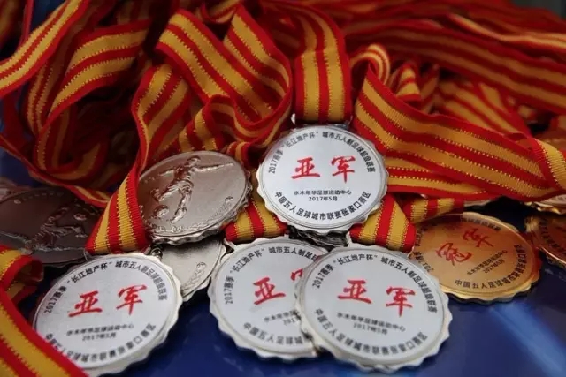 胡明轩18分广东胜首钢 罗凯文30+9宁波负同曦