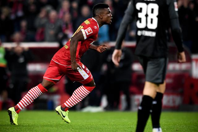 胡金秋18+10广厦胜四川 廖三宁16分北控胜天津